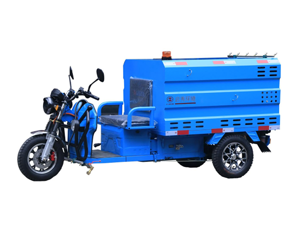 启秀三轮纯电动养护车（热水机款） QX-600L